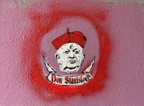 Don Stanislao i osiem gwiazdek na murach - ZDJĘCIA  - grafika