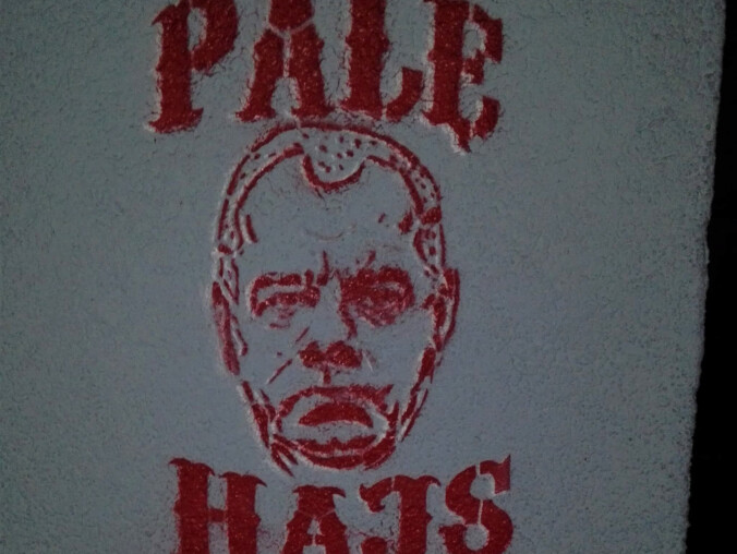 "Palę hajs" - kolejna grafika na pilskich murach  - grafika