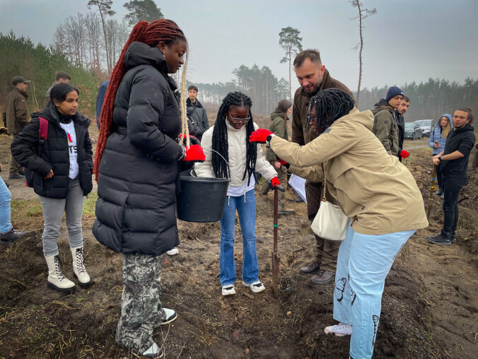 Międzynarodowe sadzenie lasu pod Piłą  - grafika