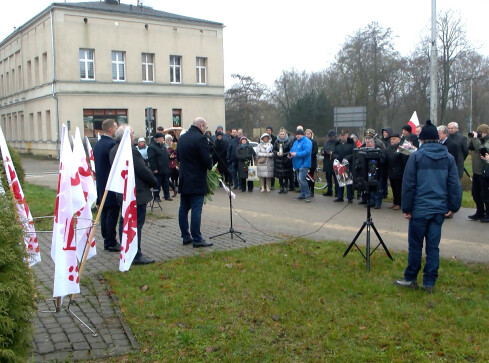 13 grudnia już nie będzie się kojarzył tylko ze stanem wojennym  - grafika
