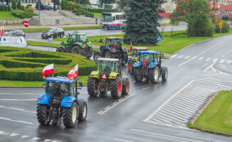 Rolnicy blokowali też DK10 i samą Piłę - ZDJĘCIA 