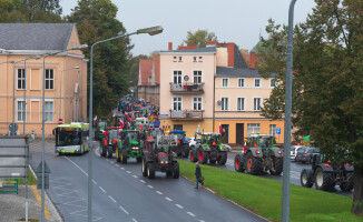 Rolnicy blokowali też DK10 i samą Piłę - ZDJĘCIA 