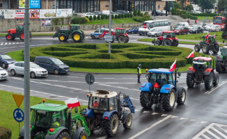 Rolnicy blokowali też DK10 i samą Piłę - ZDJĘCIA 