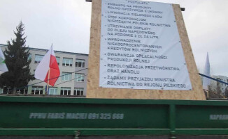 "Głód poczujesz, rolnika uszanujesz" – grzmią protestujący
