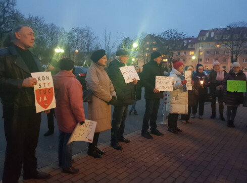 Przed sądami protesty w obronie sędziów  - grafika