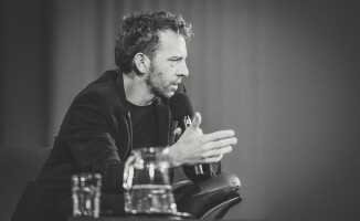 Aktor Piotr Głowacki gościem Salonu Kulturalnego [GALERIA]