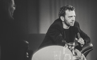 Aktor Piotr Głowacki gościem Salonu Kulturalnego [GALERIA]