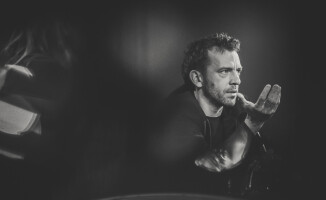 Aktor Piotr Głowacki gościem Salonu Kulturalnego [GALERIA]