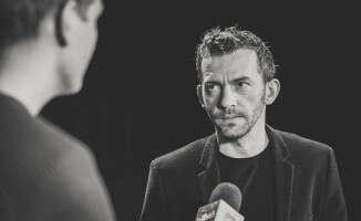 Aktor Piotr Głowacki gościem Salonu Kulturalnego [GALERIA]