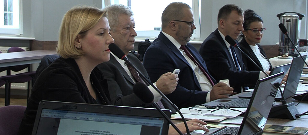 Dopiero teraz uchwalili budżet. Nie obyło się bez emocji