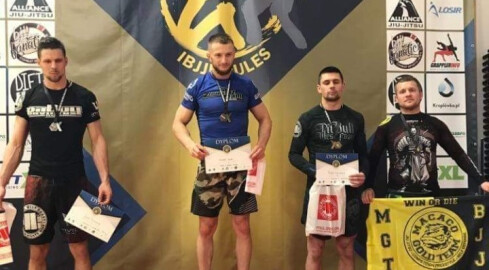 Policjant z Piły zdobył brązowy medal na X Mistrzostwach Polski NO  - grafika