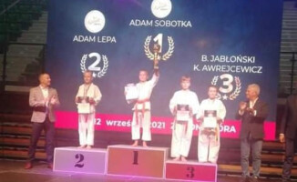 Zawodnicy Klubu Karate Tradycyjnego Shoto na podium
