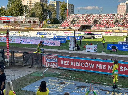 Pewna wygrana Polonii - grafika