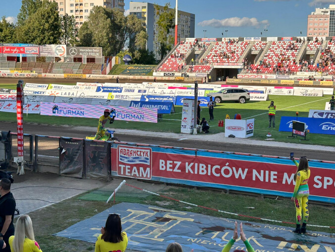 Pewna wygrana Polonii - grafika