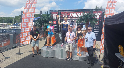 Anna Michalak z Piły ze złotym medalem na JBL Triathlon Poznań 2023 - grafika