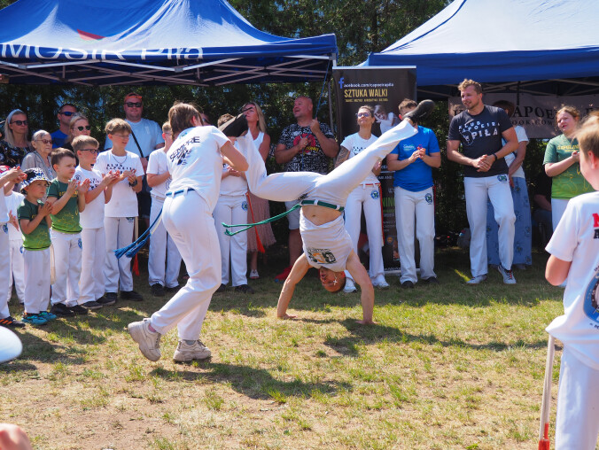 Festiwal sztuk walki na targowisku w Pile  - grafika