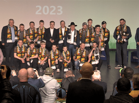 Polonia Piła podczas środowej prezentacji odkryła karty  - grafika