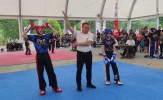 Pilscy kickboxerzy na podium 