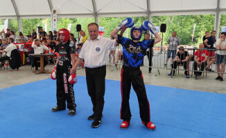 Pilscy kickboxerzy na podium 