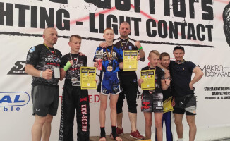 Pilscy kickboxerzy na podium 