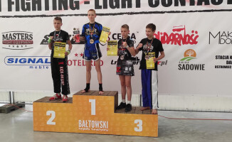 Pilscy kickboxerzy na podium 