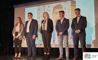 88 młodych zawodników wyróżnionych przez starostę 