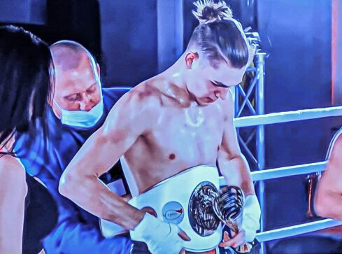 Dawid Siek zdobył złoty pas Mistrza Polski  w kickboxingu - grafika