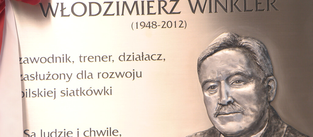Zasłużony dla pilskiej siatkówki Włodzimierz Winkler ma swoją tablicę