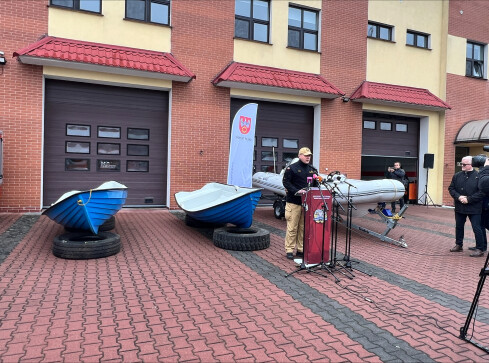 Trzy łodzie ratunkowe dla jednostek OSP w powiecie pilskim - grafika