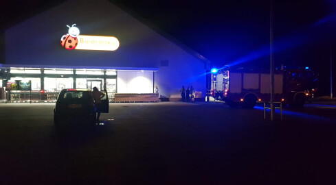 Ewakuacja marketu. „Rozpylono w nim nieznany gaz” FOTO] - grafika