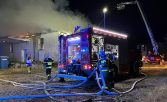 Groźny pożar. Kilkaset osób ewakuowanych