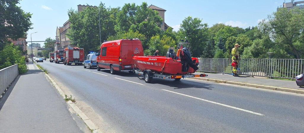 Nietrzeźwy wpadł do kanału burzowego 