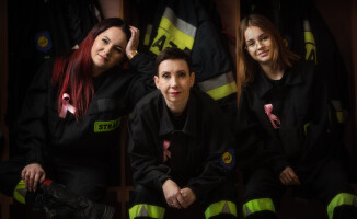 Rozbierana sesja zdjęciowa druhny z OSP - ZDJĘCIA 