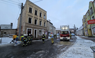 Trzy osoby trafiły do szpitala po pożarze kamienicy w Chodzieży