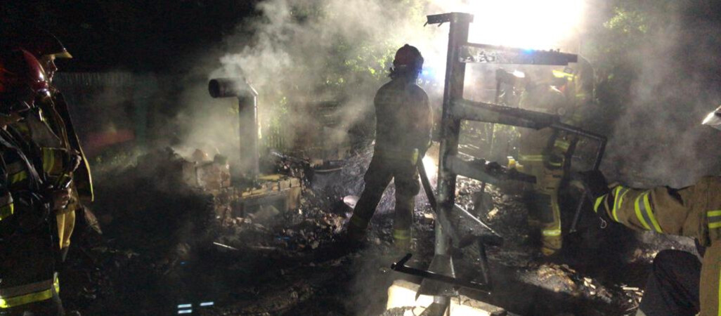 Tragedia na ROD Kalinka. W pożarze altany zginęły dwie osoby