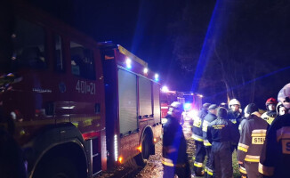 Strażacy, karetka oraz policja wezwane przez system samochodowy eCall
