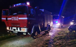 Strażacy, karetka oraz policja wezwane przez system samochodowy eCall