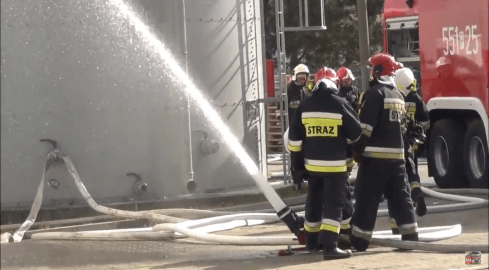 Strażackie ćwiczenia w pilskiej drukarni  - grafika