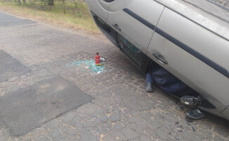 Zderzyły się trzy samochody i autobus szkolny 