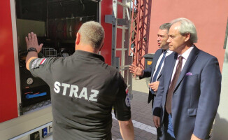 OSP z Gromadna z nowym wozem strażackim 
