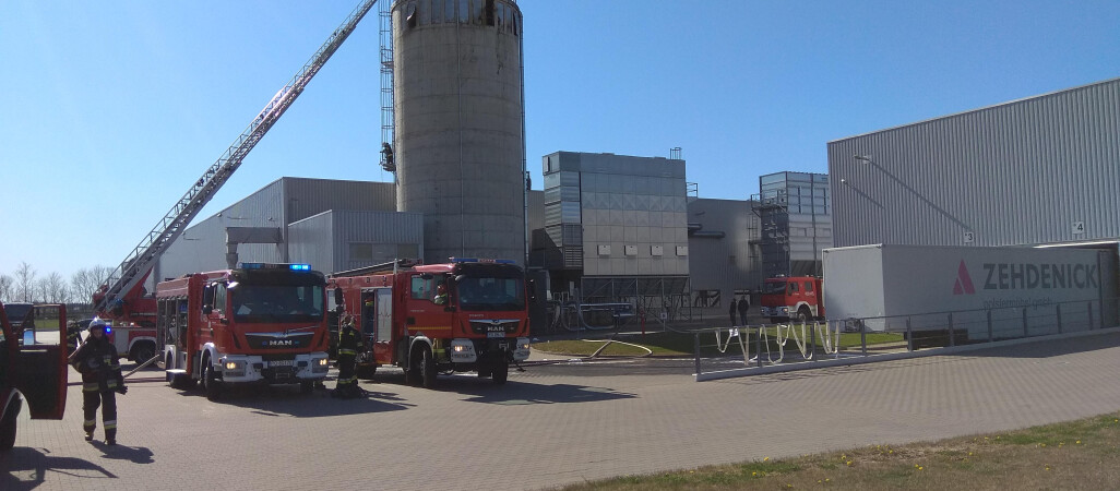 Pożar w Podaninie. Płonęły trociny - ZDJĘCIA