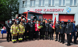 Strażacy z Kaczor dostali podnośnik po kolegach z Chodzieży 