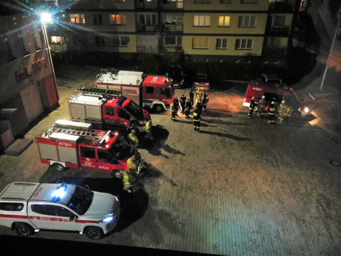 Strażacy odnaleźli w lesie zaginionego mężczyznę  - grafika