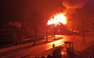 Cztery osoby same ewakuowały się z płonącego budynku