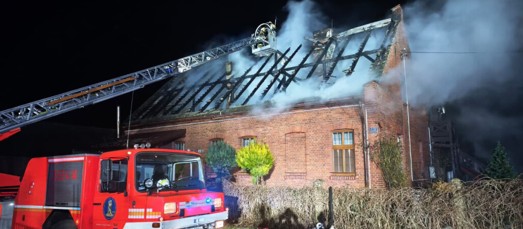 Cztery osoby same ewakuowały się z płonącego budynku