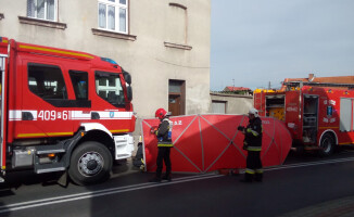 Pożar kamienicy. Zginął około 70-letni mężczyzna 