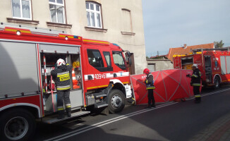 Pożar kamienicy. Zginął około 70-letni mężczyzna 