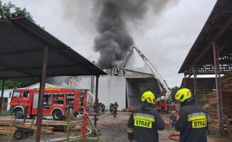 Pożar suszarni drewna przy Wawelskiej w Pile [AKTUALIZACJA]