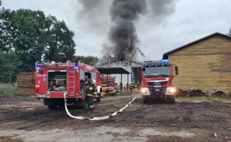 Pożar suszarni drewna przy Wawelskiej w Pile [AKTUALIZACJA]