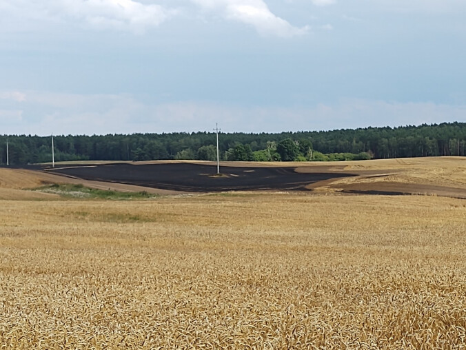 Spłonęło 8 hektarów pól pod Starą Łubianką  - grafika